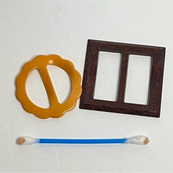 vtg bakelite yellow round flower brown square simichrome tested 1.5 and 1.75 in - Picture 2 of 6